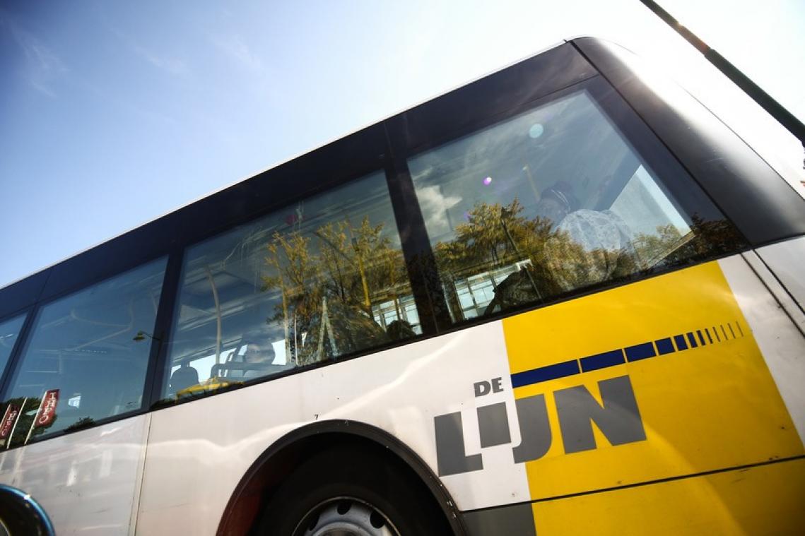 Busbanen De Lijn nu ook voor privébussen