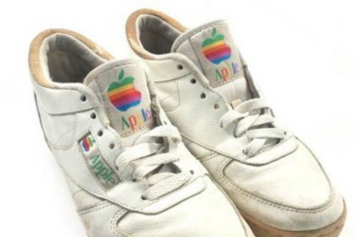 Apple sneakers worden aan woekerprijs verkocht