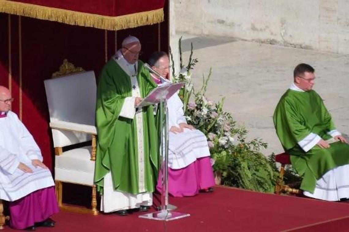 Paus Franciscus: "Kerk moet niet 'verstikt' worden door haar zondes"