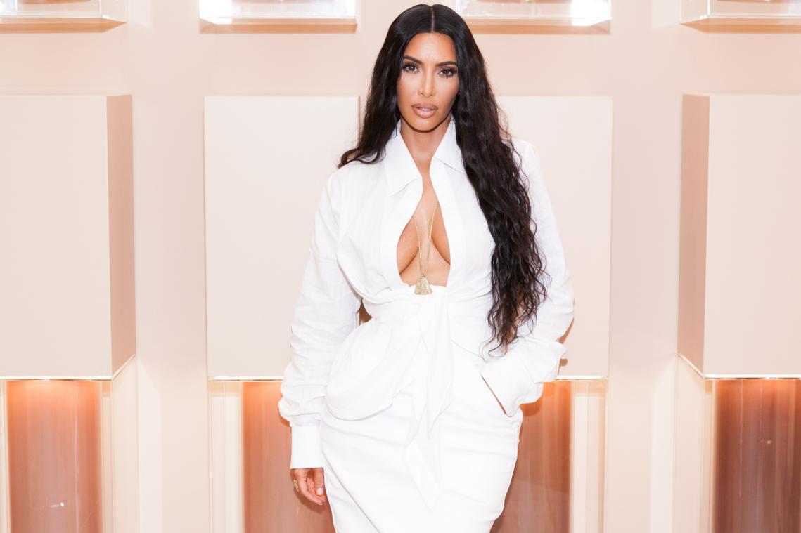 Kim Kardashian pronkt met haar blote borsten op Instagram