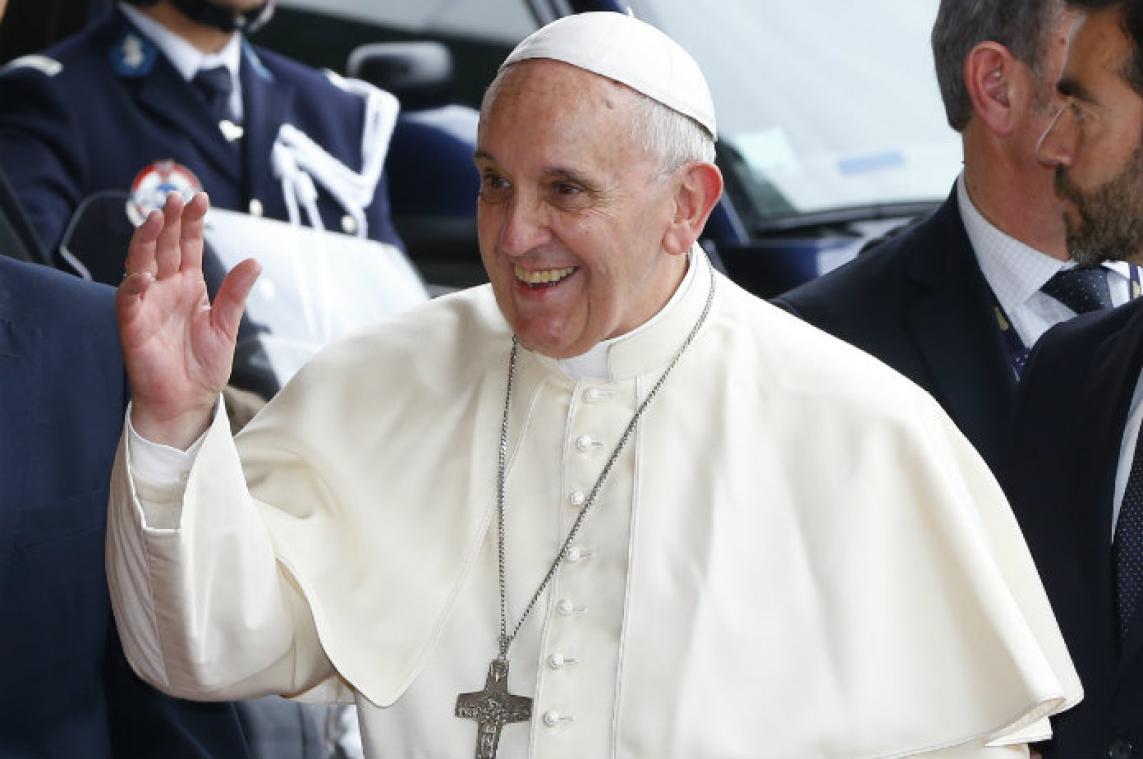 Paus Franciscus lanceert zijn eigen app