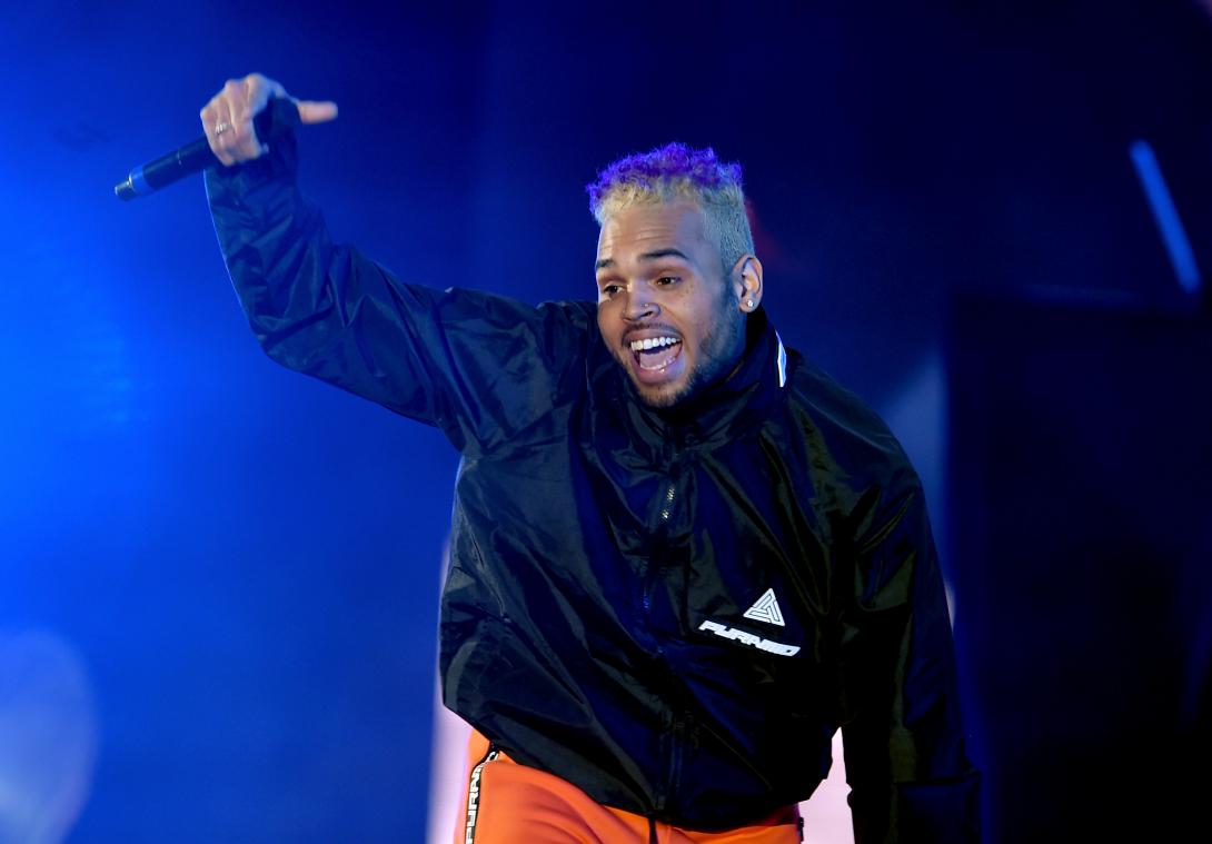 Chris Brown opgepakt in Parijs op verdenking van verkrachting