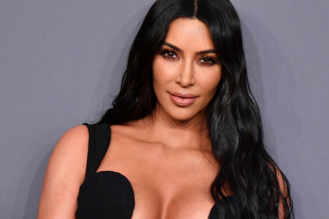Kim Kardashian wordt beschuldigd van fraude en contractbreuk