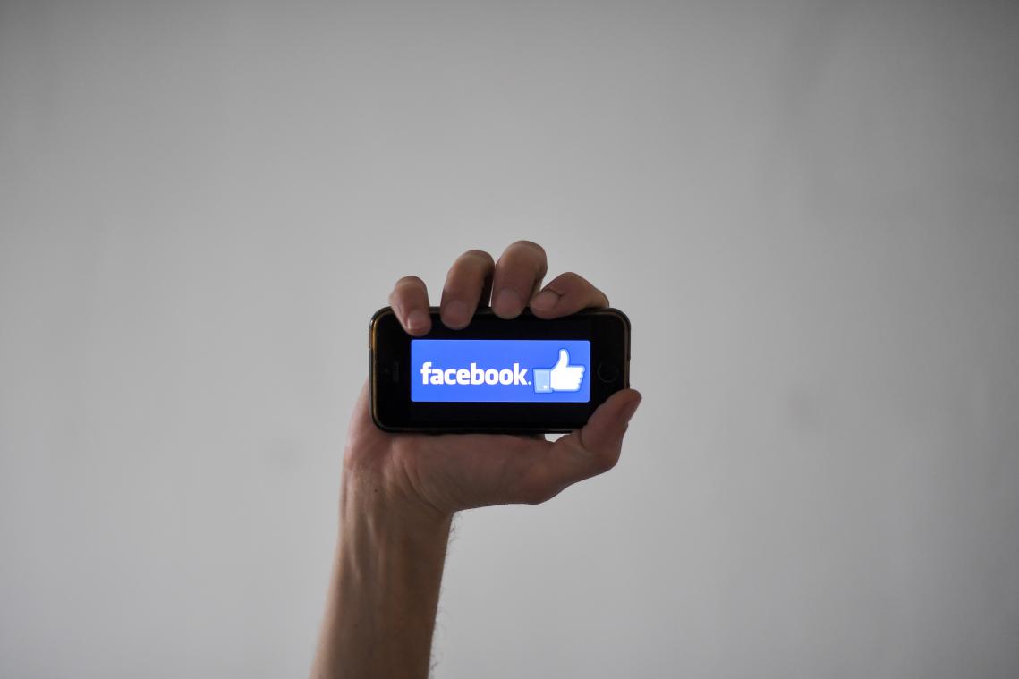Europa verwacht meer van Facebook in strijd tegen fake news