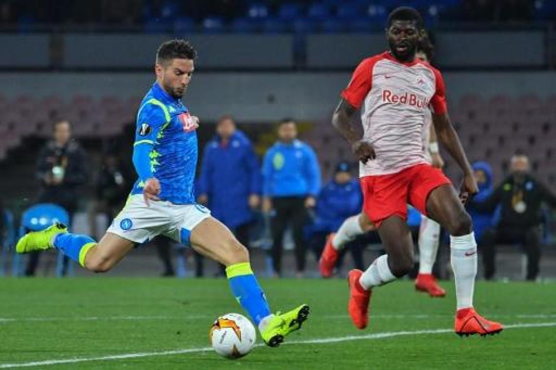 Europa League - Mertens rolt met Napoli vlot over Salzburg, Chelsea wint zonder Hazard van Dynamo Kiev