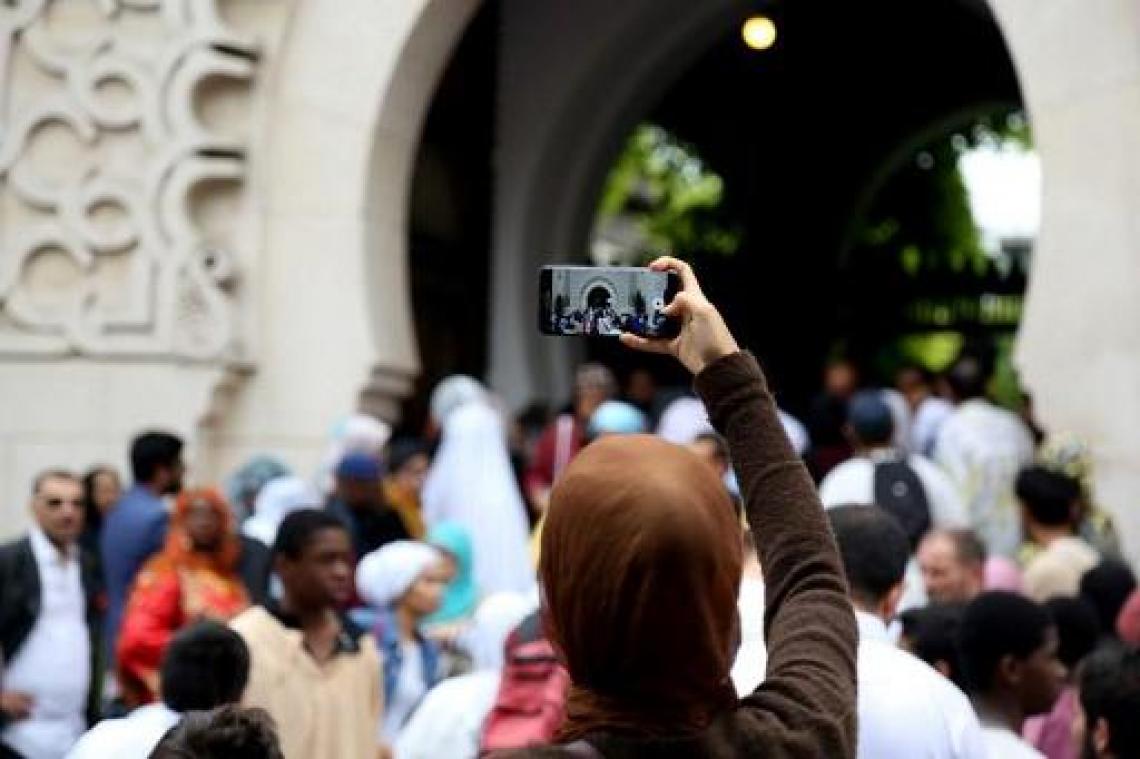 Parijs en Londen drijven veiligheidsmaatregelen rond moskeeën op