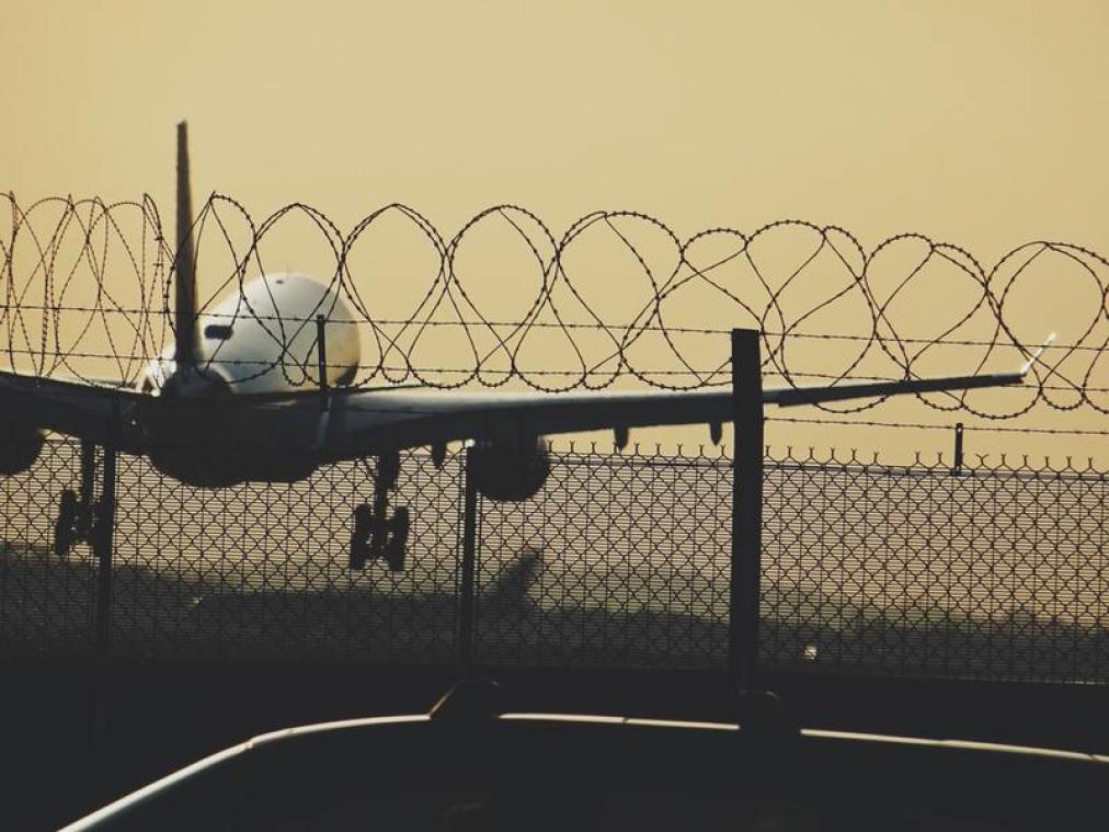 Twaalfjarige jongen glipt langs beveiliging Heathrow op vlucht naar Los Angeles