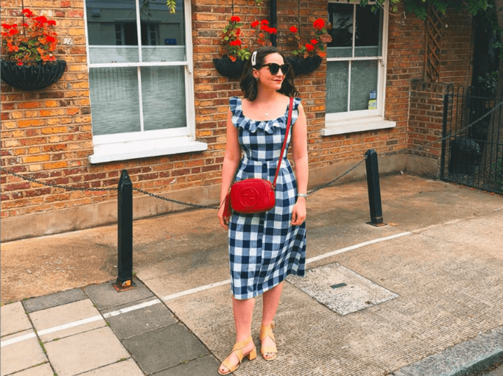 Britse influencer toont enkel kleding die haar vriendje haat