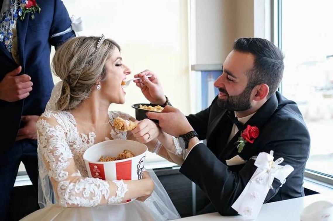 KFC organiseert bruiloften in kippenthema