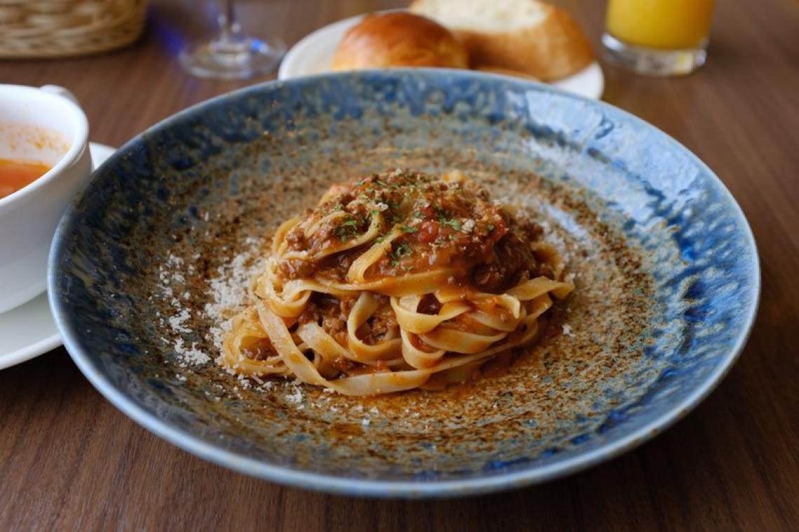 Toeristen moeten 430 euro betalen voor twee borden spaghetti en vis
