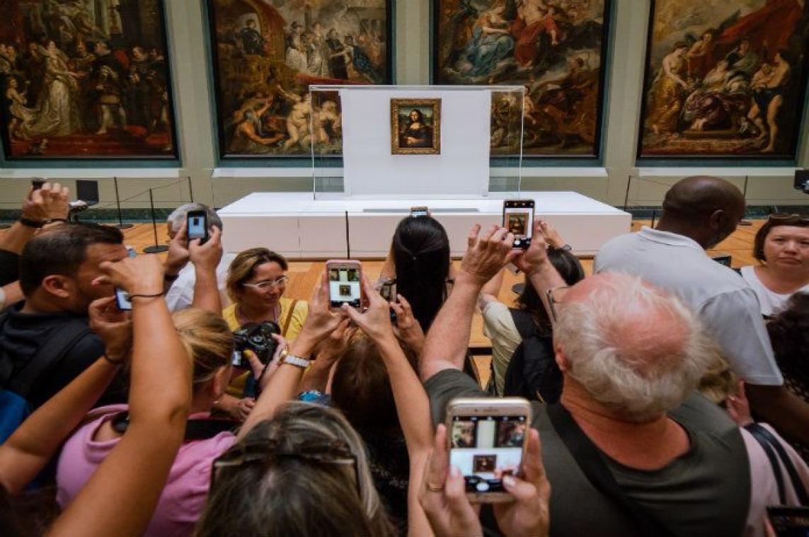 Mona Lisa hangt na renovatie van Salle des Etats weer op haar vaste plek