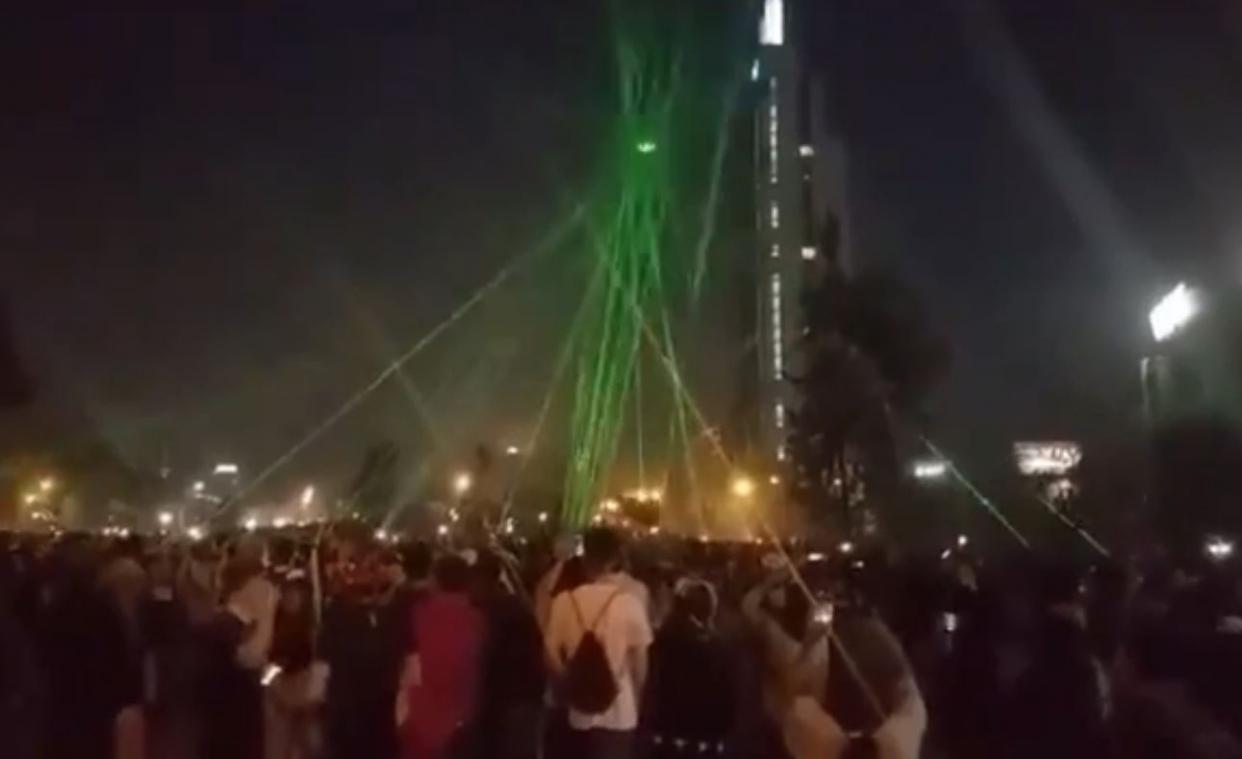 VIDEO. Chileense betogers halen politiedrone neer met laserpennen