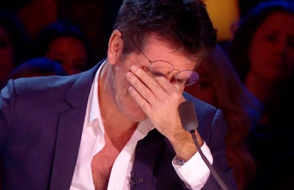 VIDEO. Simon Cowell barst in tranen uit tijdens 'The X Factor'