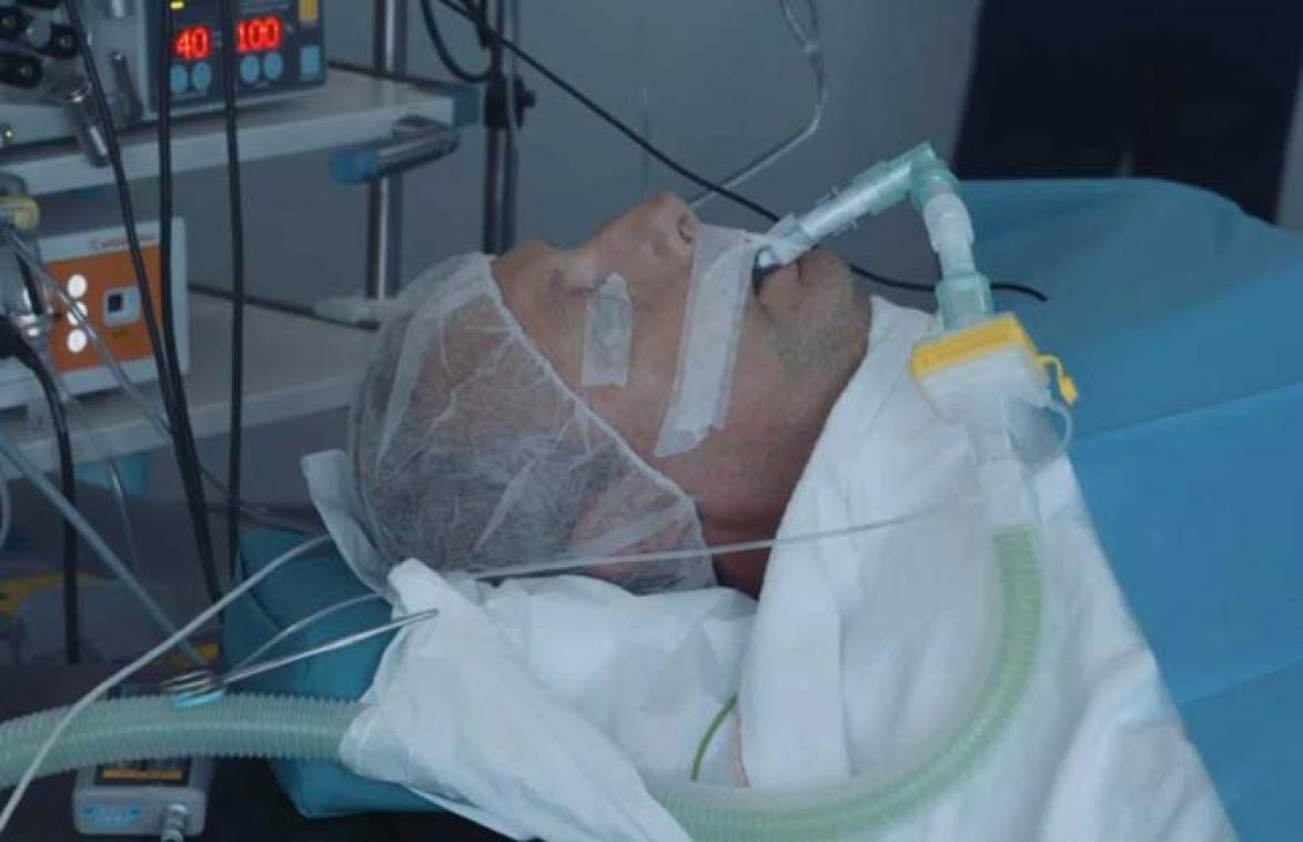 Gert Verhulst opgenomen in het ziekenhuis voor spoedoperatie