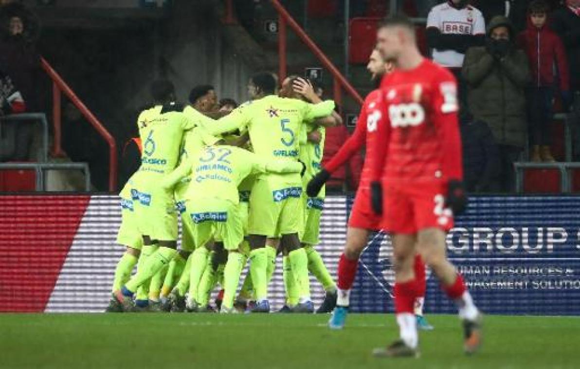 Jupiler Pro League - Sven Kums bezorgt AA Gent zege in Luik