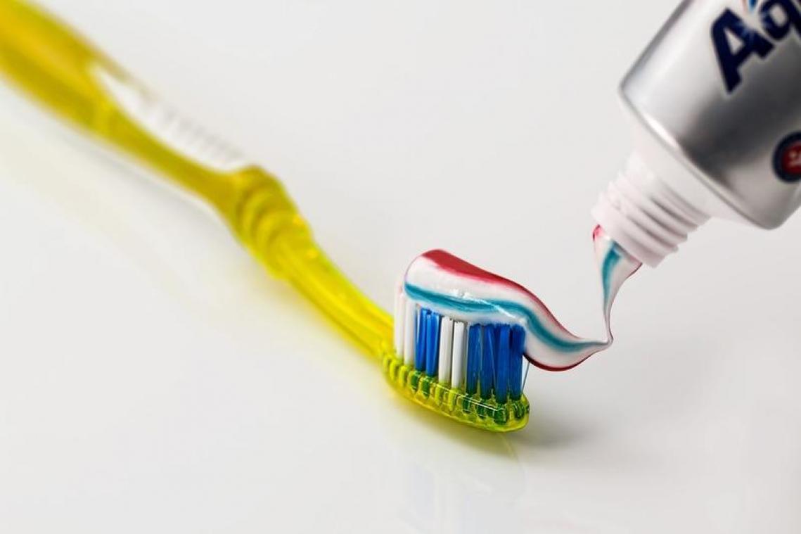 Waarschuwing: gebruik geen tandpasta als glijmiddel