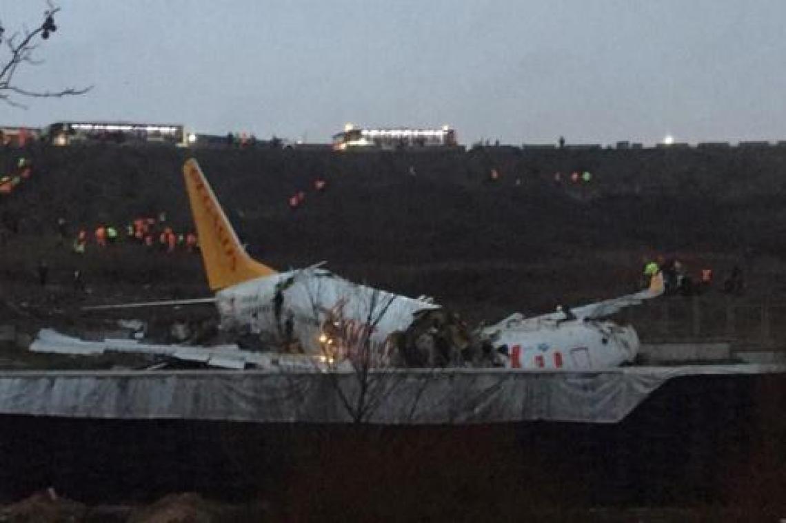 Meer dan vijftig gewonden bij vliegtuigongeluk in Istanboel