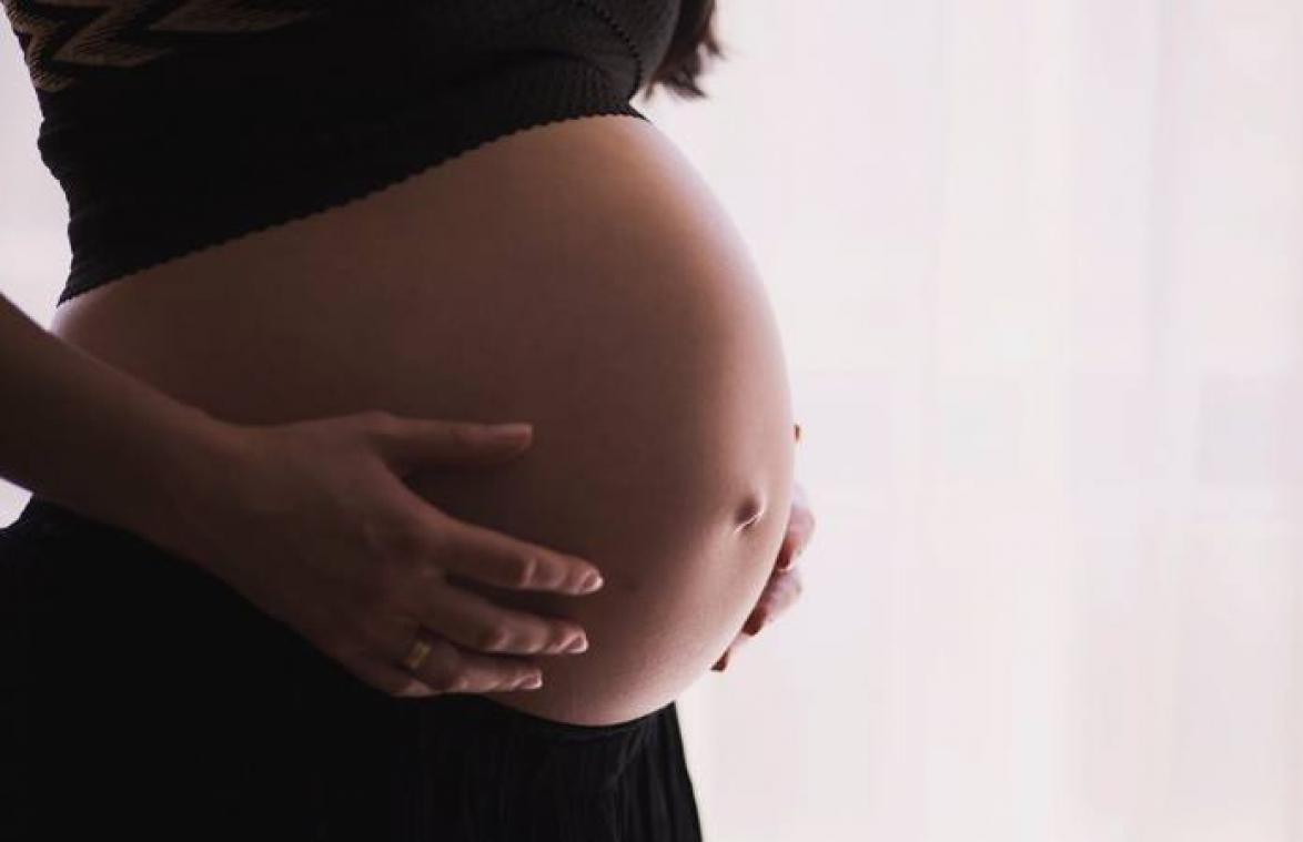 Buikje van 'zwangere' vrouw blijkt iets helemaal anders te zijn