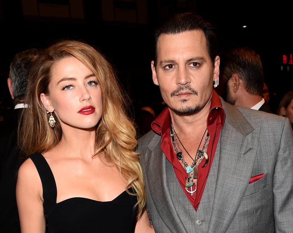 Johnny Depp stuurde agressieve sms'jes: "Ik wil Amber verdrinken en verbranden"