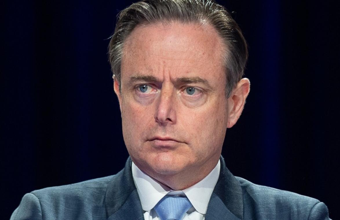 Bart De Wever verbolgen: "Zijn we collectief gek geworden?"