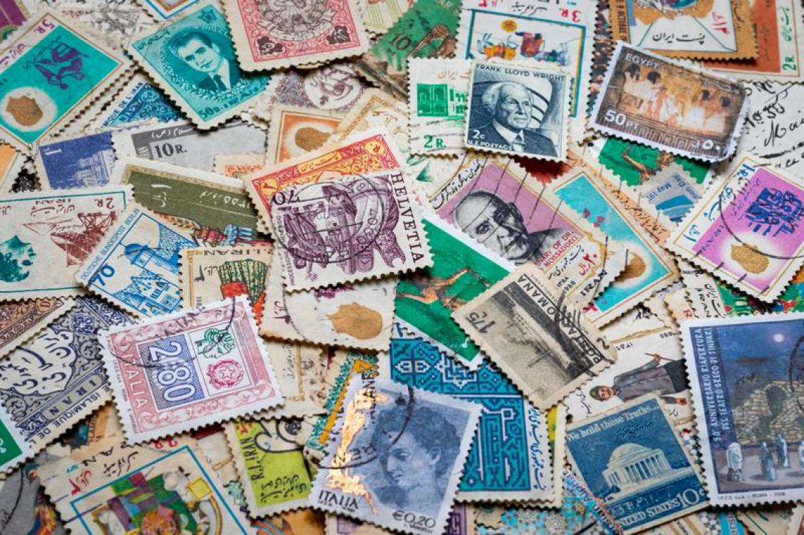 Dief gaat aan de haal met 6.000 euro aan postzegels