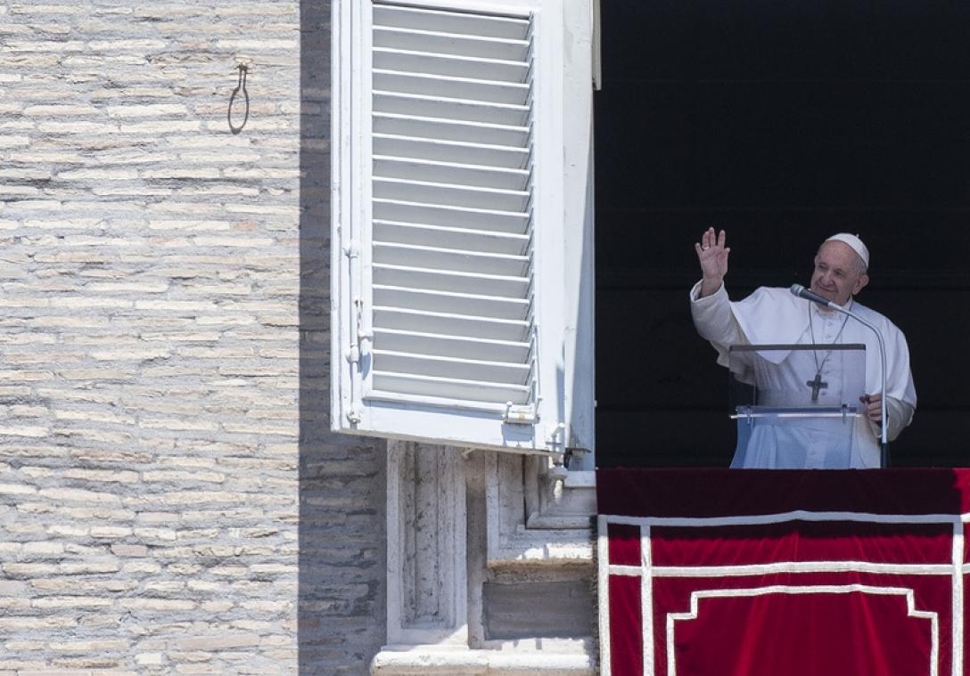 Paus Franciscus benoemt zes vrouwen voor topfunctie in het Vaticaan