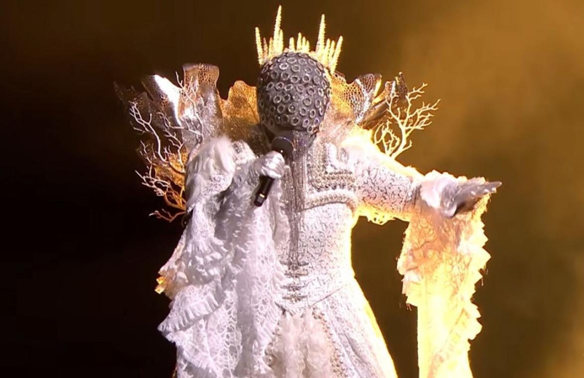 'The Masked Singer'-fans zijn nu helemaal zeker: DIT is de Koningin!