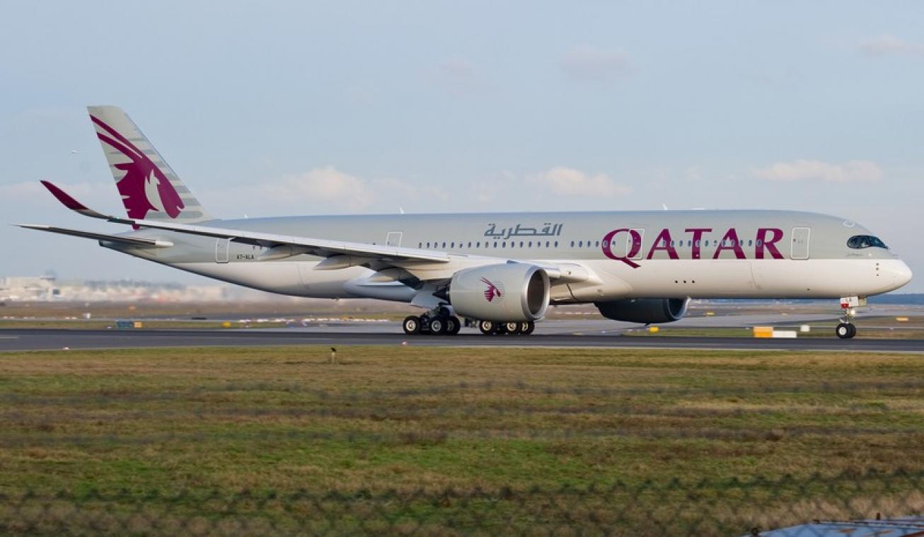 Qatar verontschuldigt zich voor vaginaal onderzoek bij vliegtuigpassagiers na vondst pasgeborene in vuilbak