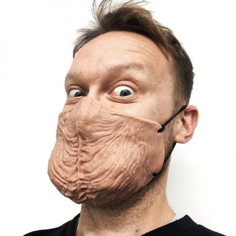 Dit mondmasker heeft de vorm van... een balzak