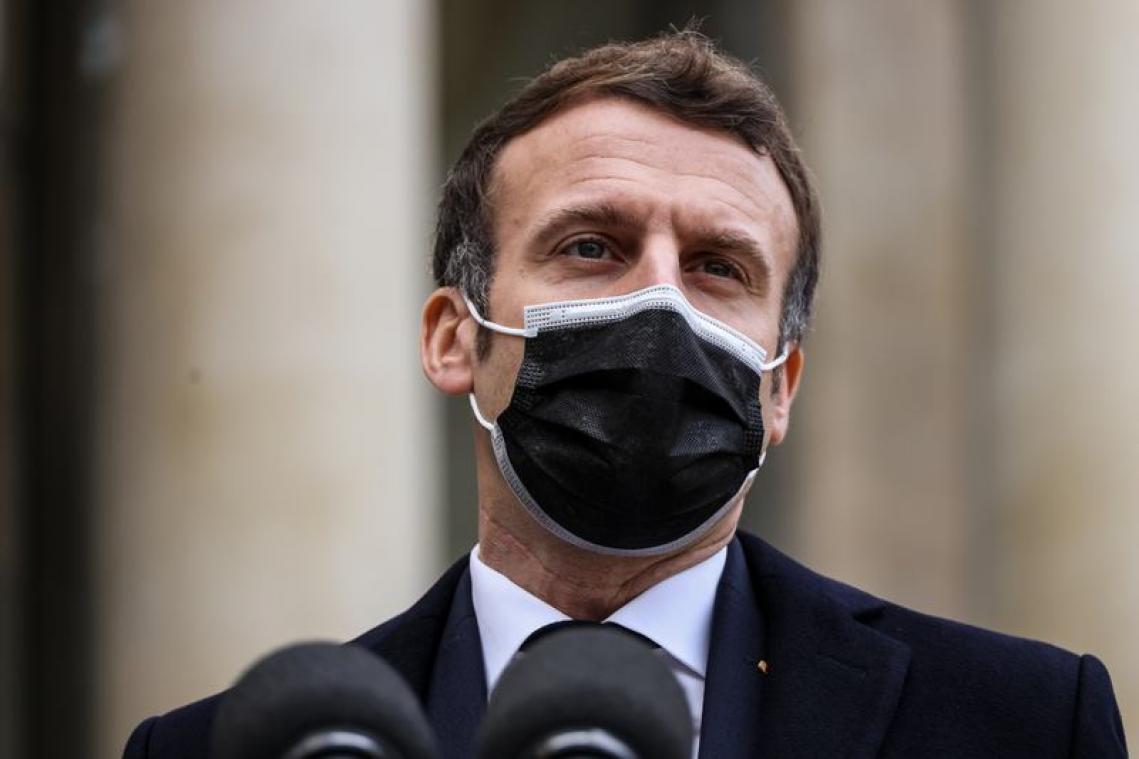 Franse president Macron test positief op COVID-19
