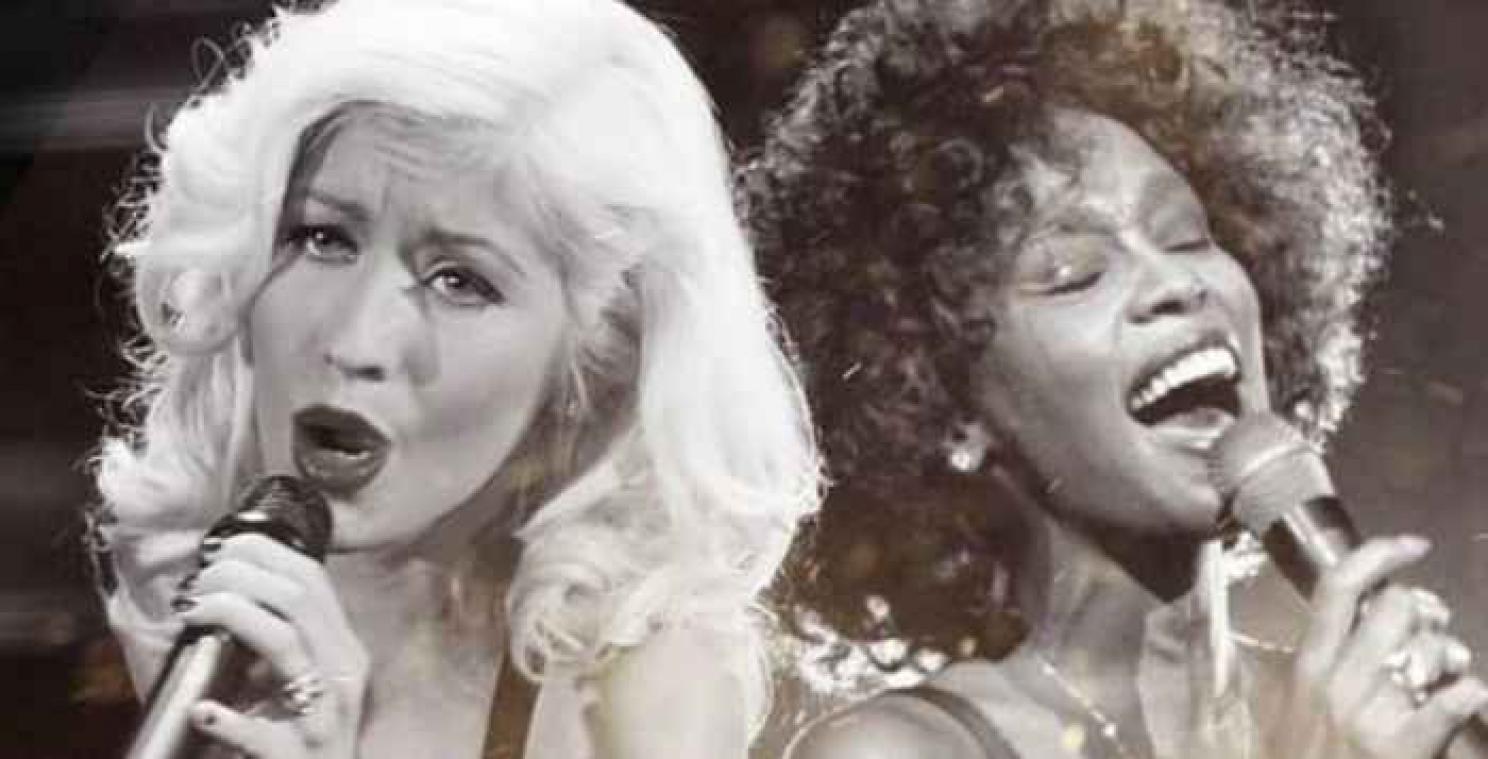Christina Aguilera zingt duet met hologram van Whitney Houston