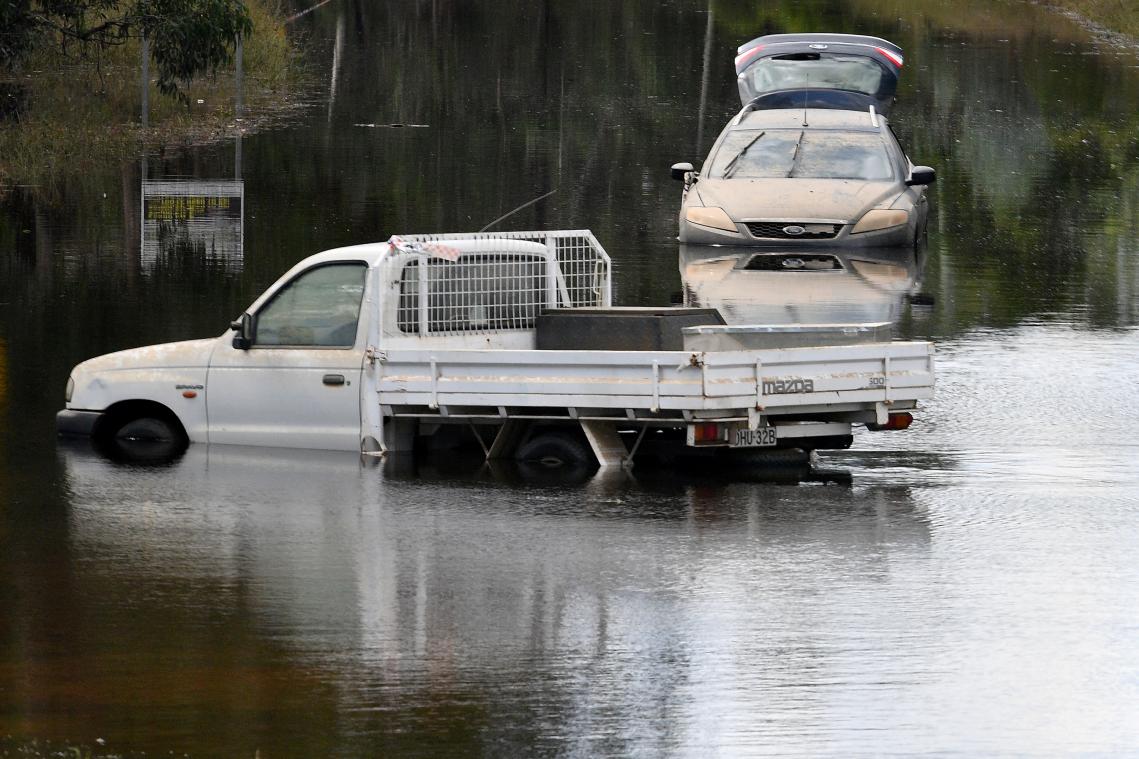 Australische premier deelt beangstigend filmpje: Dit is waarom je je nooit in overstromingen moet wagen