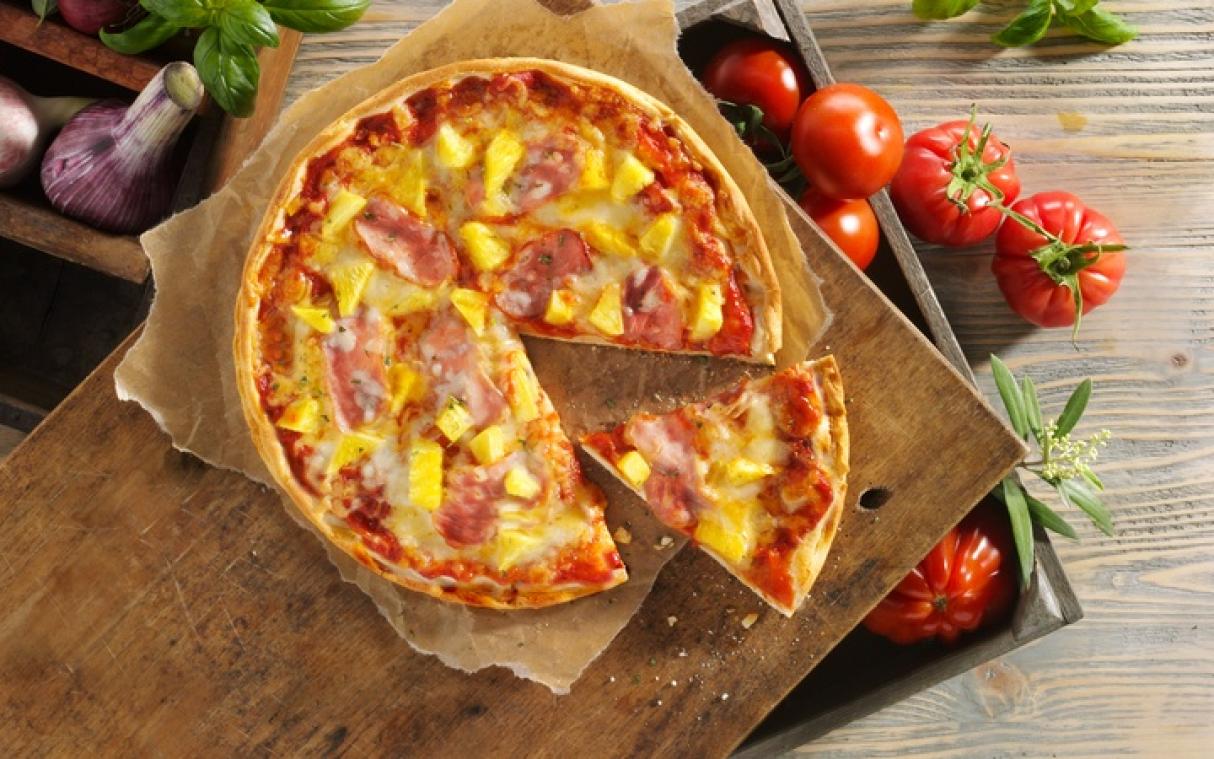 Stopt Domino's echt met ananas op pizza te leggen?