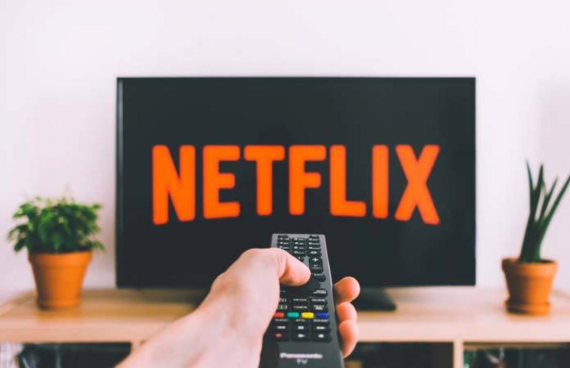 Beurs reageert op teleurstellende groeicijfers van Netflix: bedrijf in één dag 25 miljard dollar minder waard