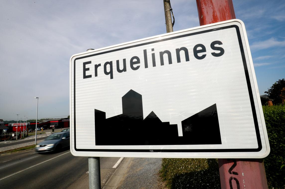Waalse boer verlegt grens met Frankrijk: "Paaltje stond in de weg"