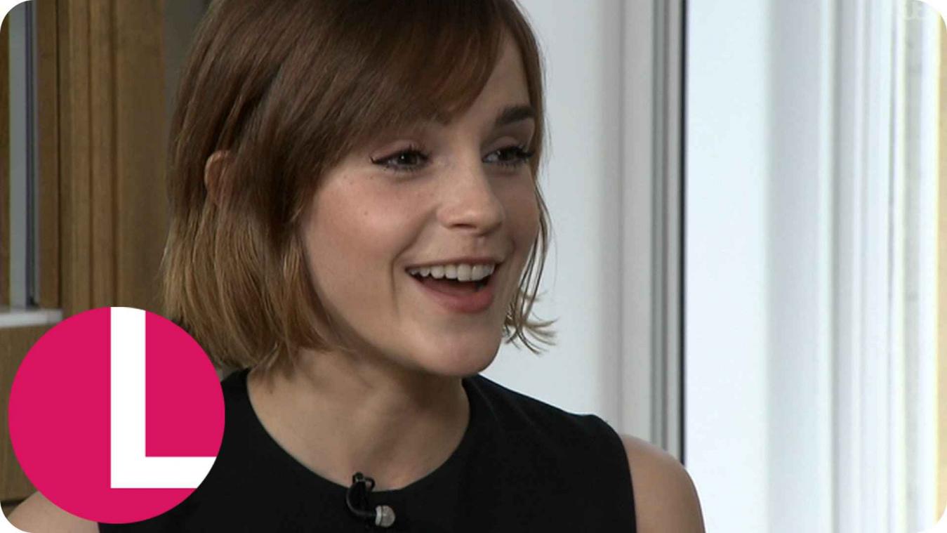 Smartphone Emma Watson gaat af tijdens interview