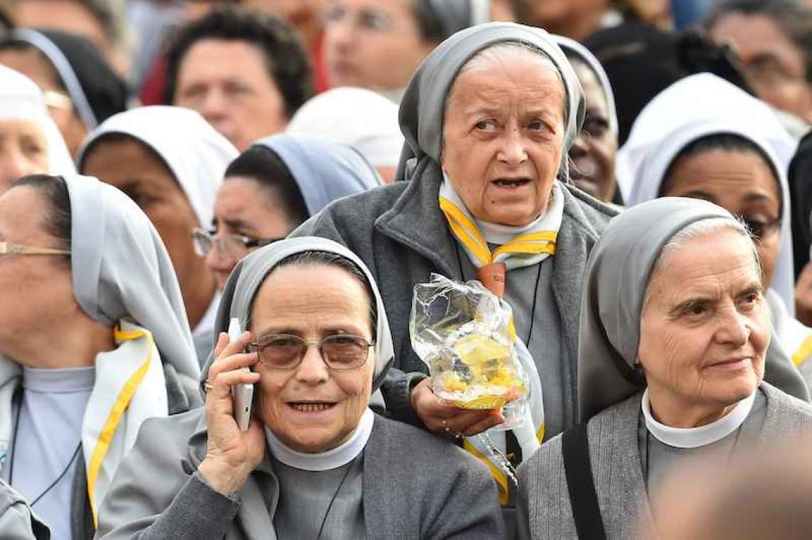 Radio Maria stuurt hoorapparaten nonnen in de war