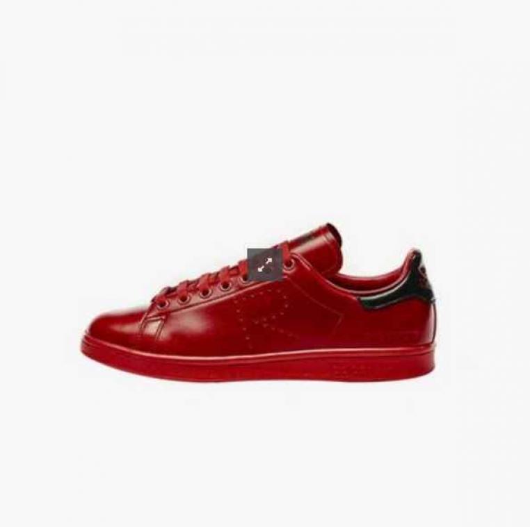 IN BEELD: De nieuwe schoenencollectie van Raf Simons voor Adidas