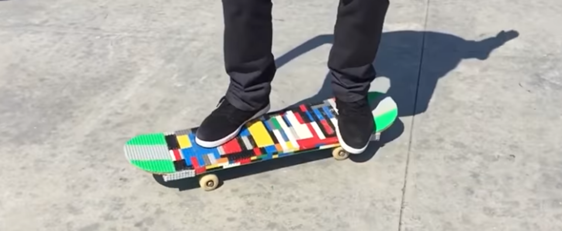 Kan je skaten op een skateboard van Lego?
