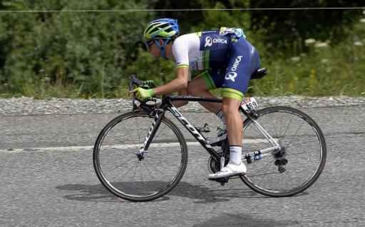 Simon Yates triomfeert in zesde etappe van de Vuelta, Ben Hermans eindigt 4de
