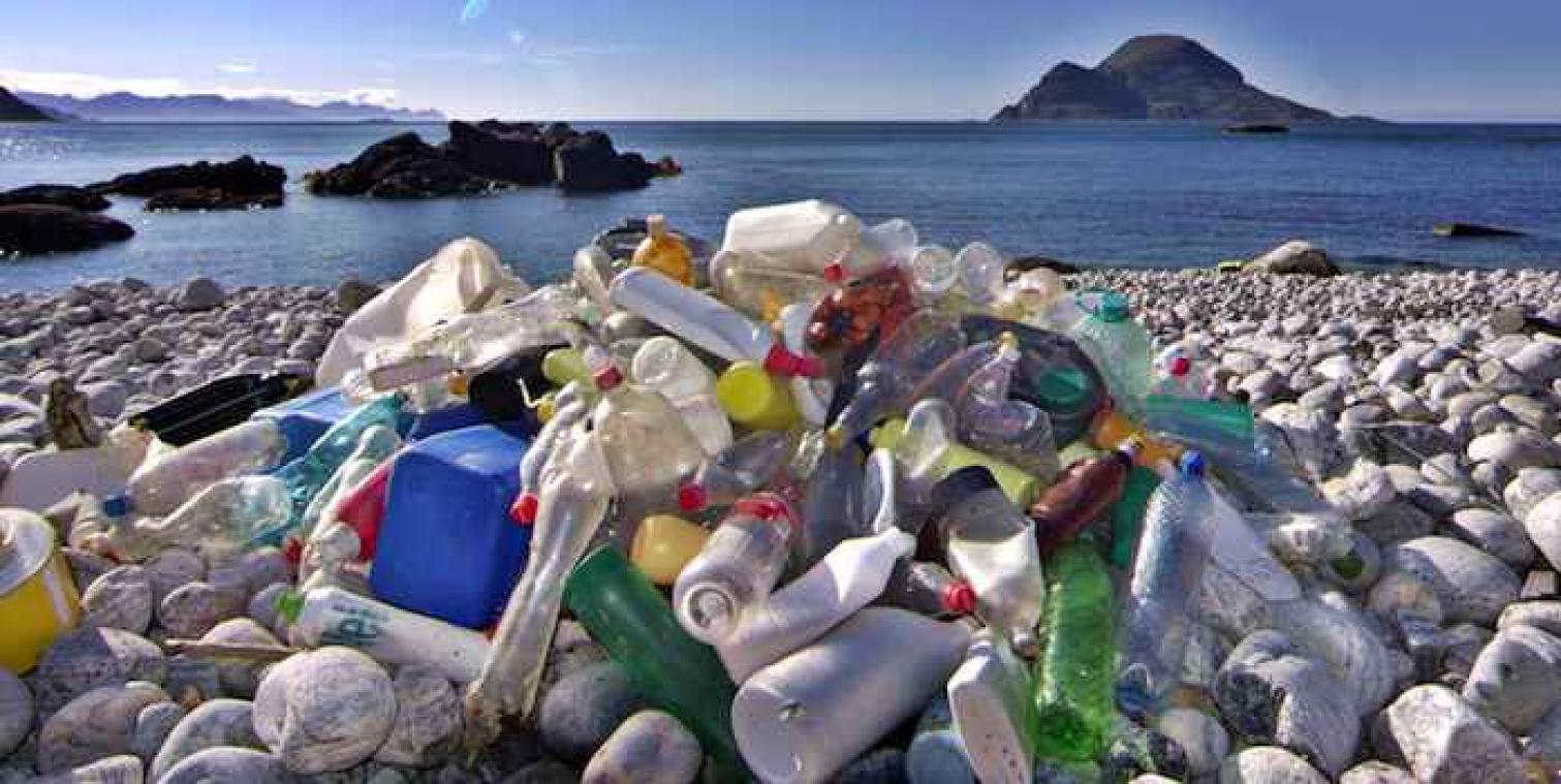 Nieuw soort plastic smelt in amper drie uur door de zon en is 100% recycleerbaar