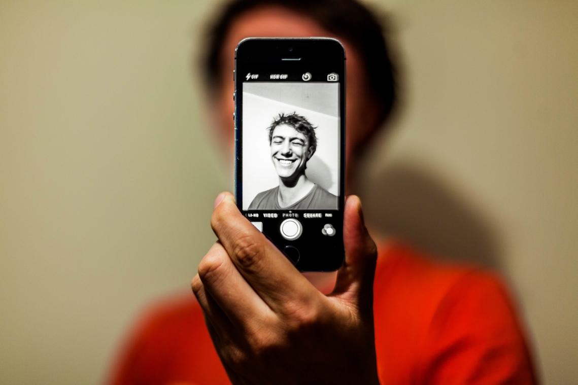 Wetenschappers bewijzen: van selfies word je gelukkig