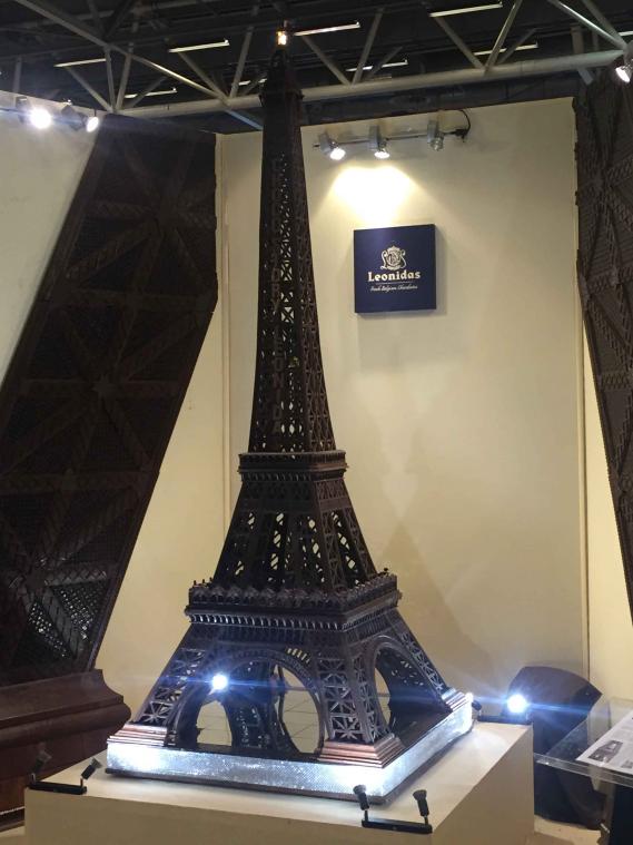 Leonidas pakt uit met spectaculaire Eiffeltoren op het Salon du Chocolat