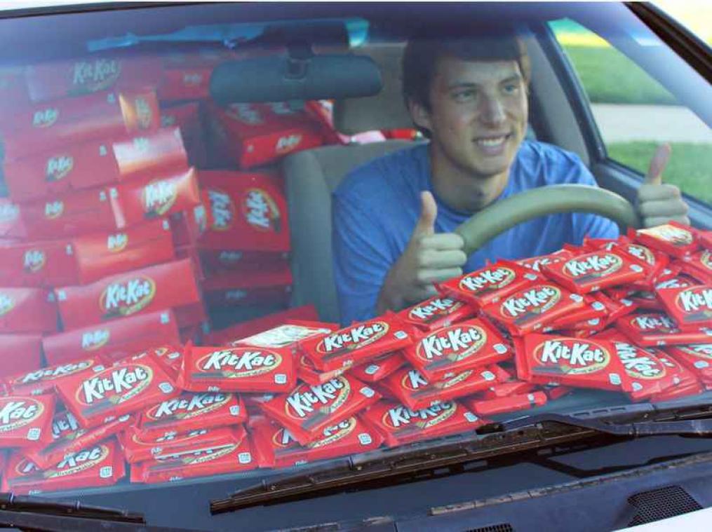Slachtoffer van KitKat-diefstal krijgt een wagen vol snoep