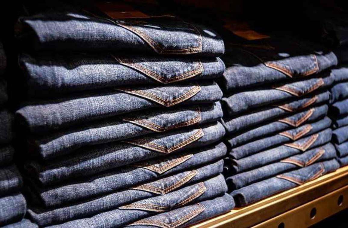 Jeansmerk laat klanten prijs bepalen voor betere arbeidsomstandigheden