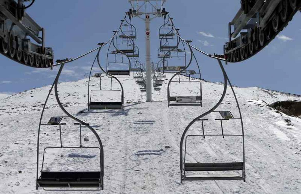 Skiërs bengelen urenlang in vrieskou door defecte lift