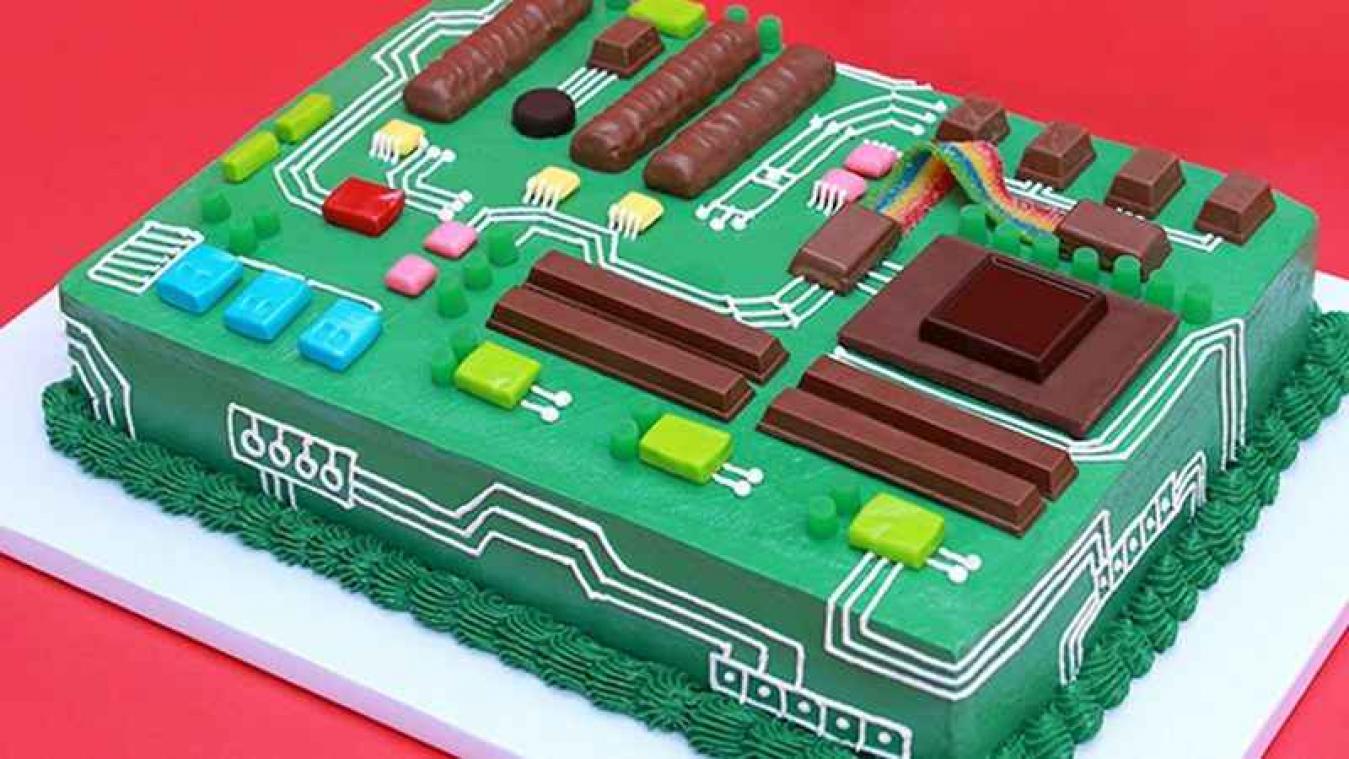 Maak eens een taart geïnspireerd op een computer-moederbord