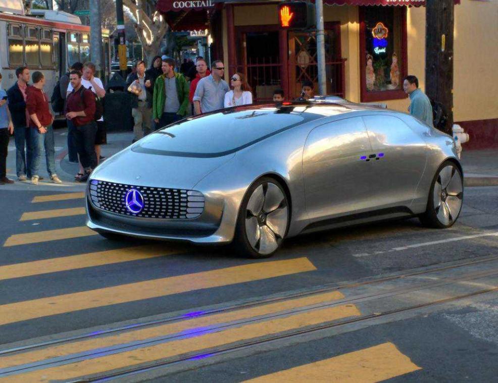 Bekijk de futuristische Mercedes in de straten van San Francisco
