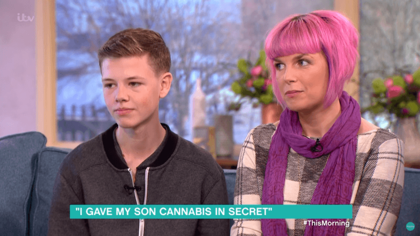 Moeder geeft cannabis aan kind om hem van kanker te genezen