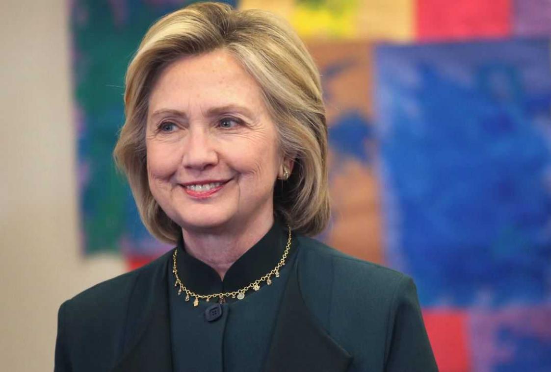 Hillary Clinton liet 30.000 e-mails afdrukken